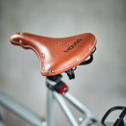 Set: leather saddle with leather grips - handmade in Italy